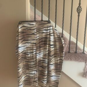 Leith brand women’s animal print skirt